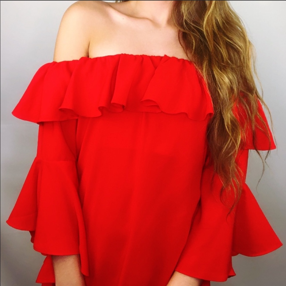LULU‘S ruffle off-shoulder Mini red DRESS NWOT